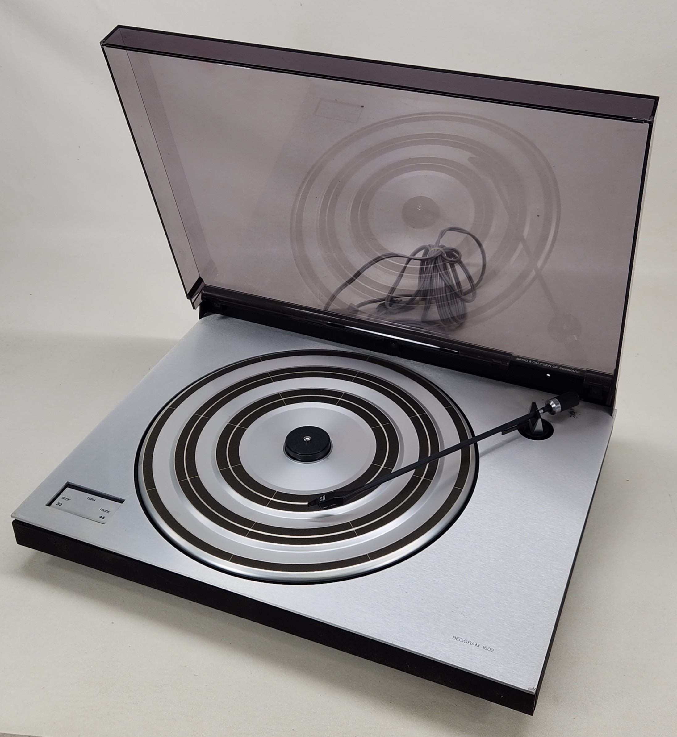 Item: Bang & Olufsen Turn Table