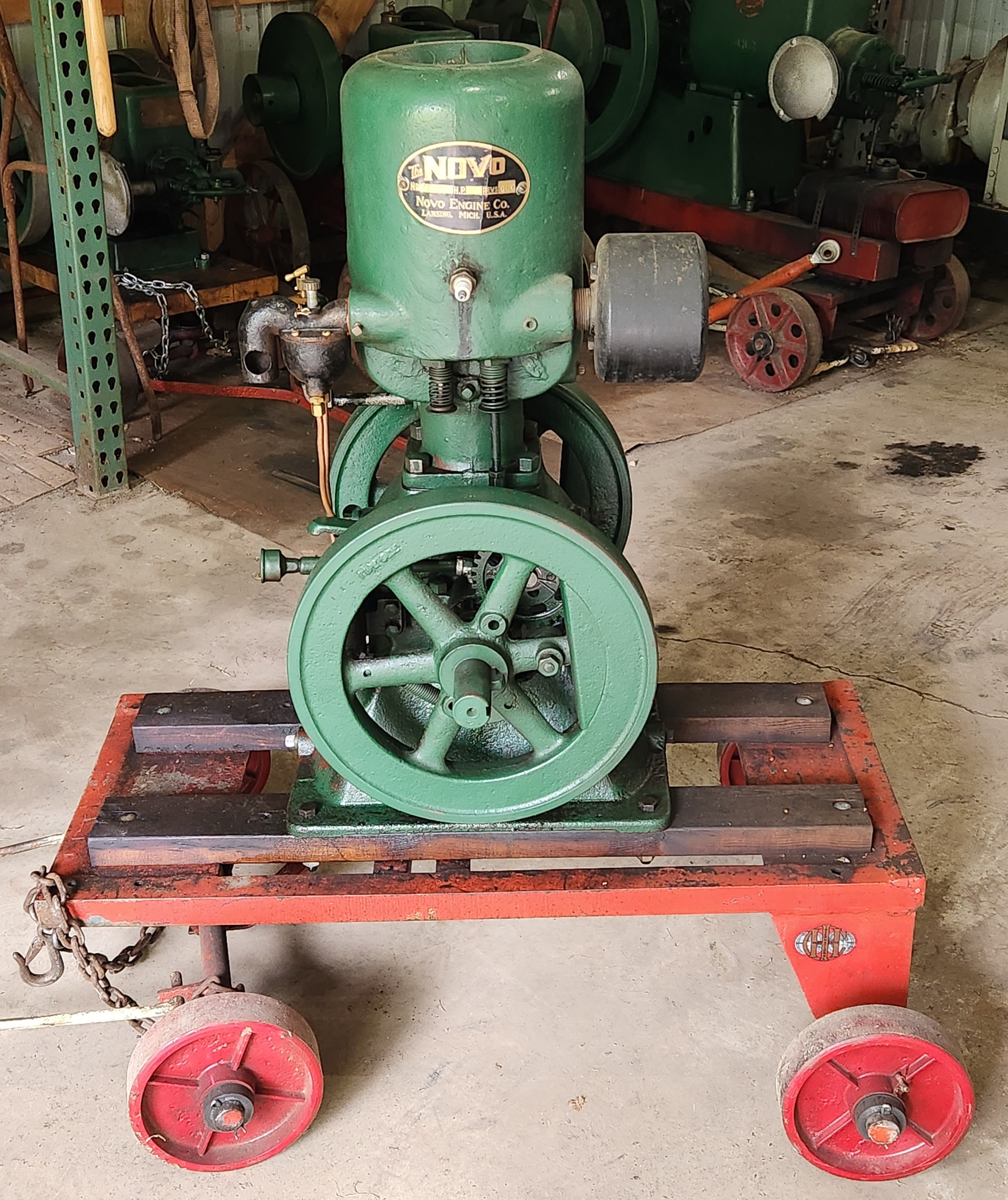 Item: NOVO 1 1/2 HP Hit-N-Miss Gas Engine