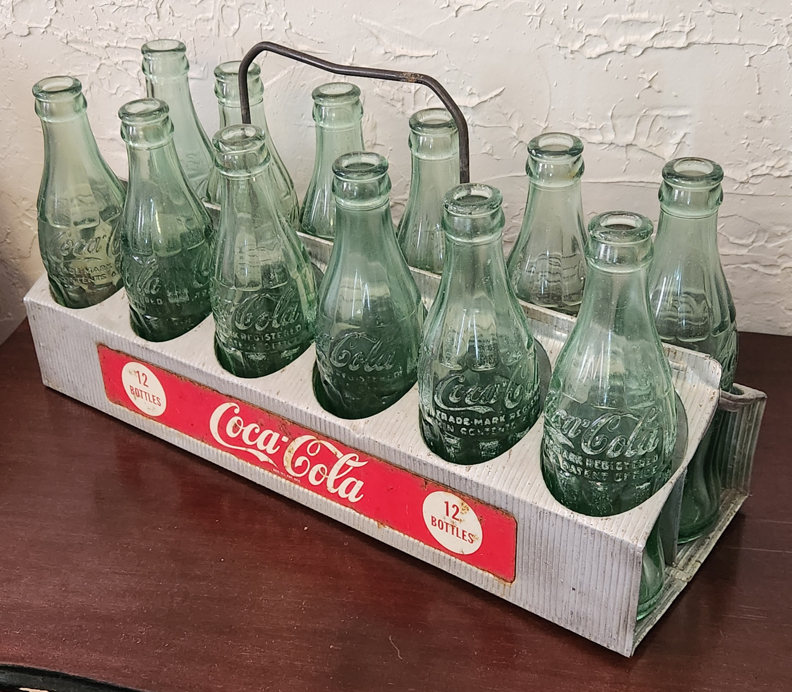 Item: Coca-Cola Vintage 12 Bottle Aluminum Carry Case