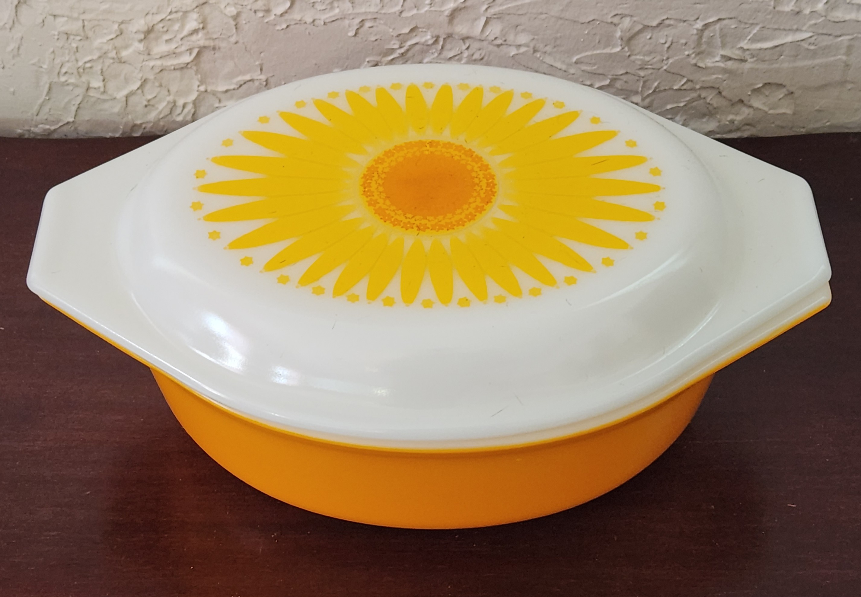 Item: Pyrex Sunflower Baking Dish